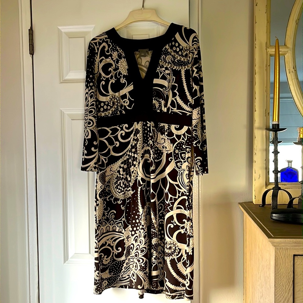 Ann Taylor dress with 3/4 length sleeves.